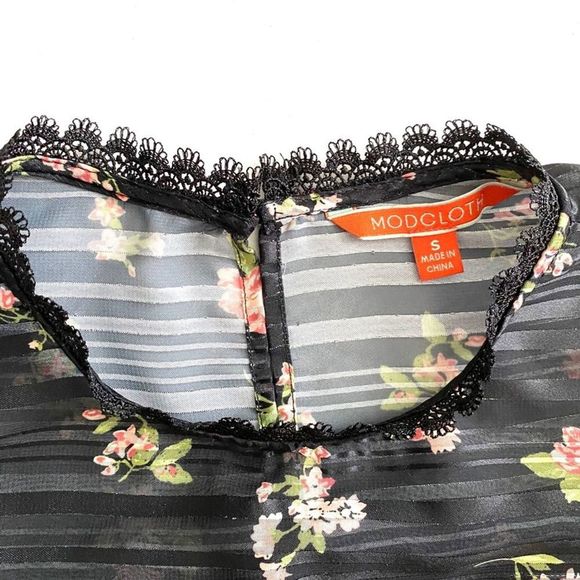 ModCloth Small Accentuated Ease Floral Blouse - Picture 10 of 16